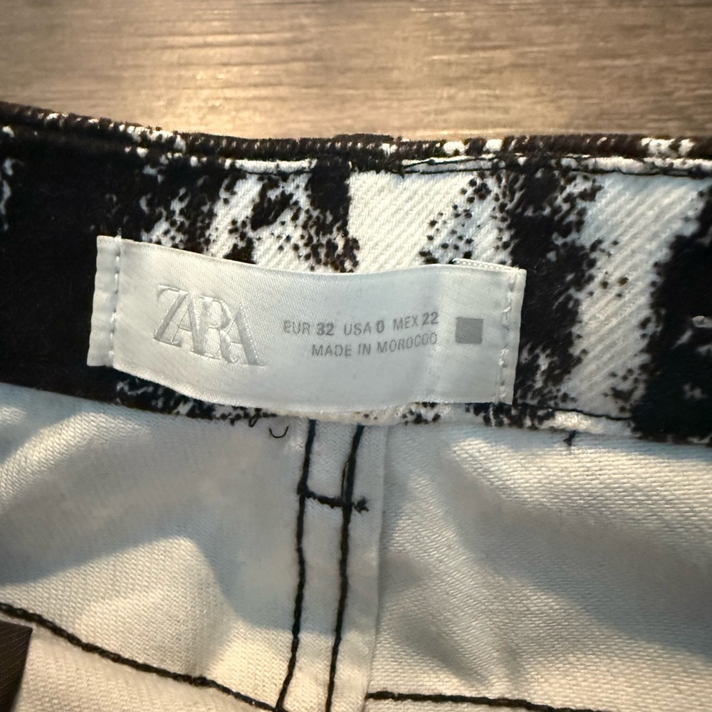 Zara High Rise Flocked Animal Print Belted Jean Size 25 - Picture 3 of 3